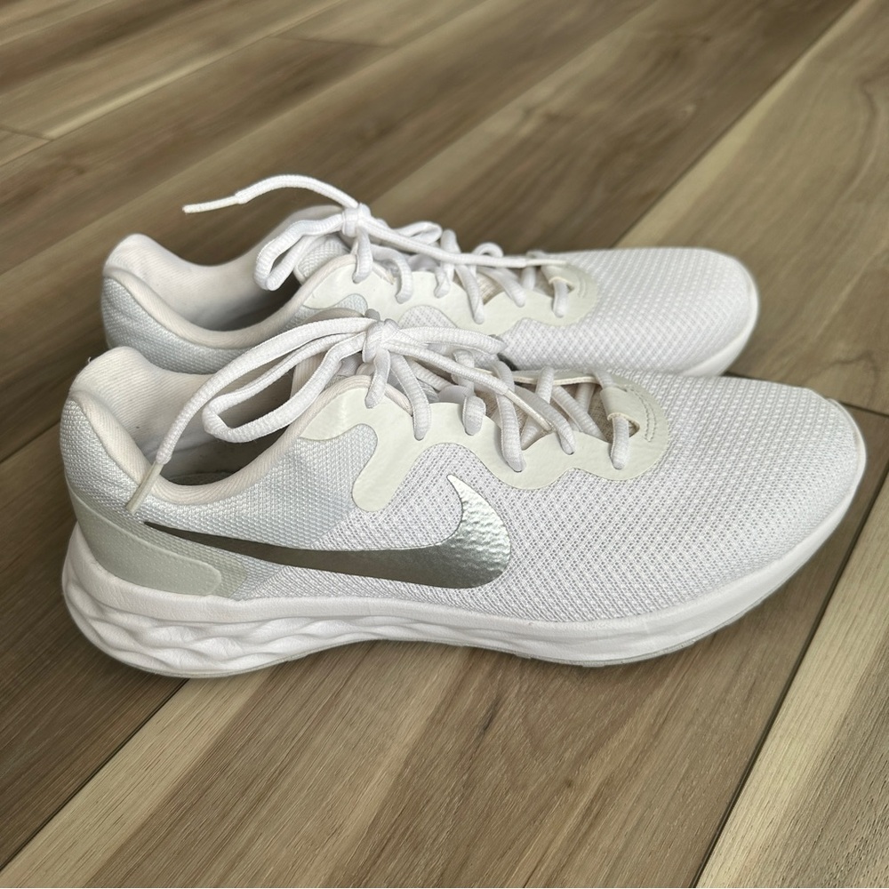 Nike Revolution 6 Next Nature Women’s 10 White Silver Running Shoes Sneakers